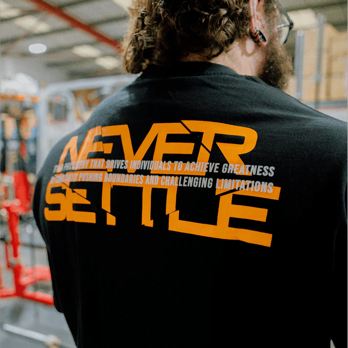 NEVER SETTLE Heavy Oversized T-Shirt - Strom Sports Australia -